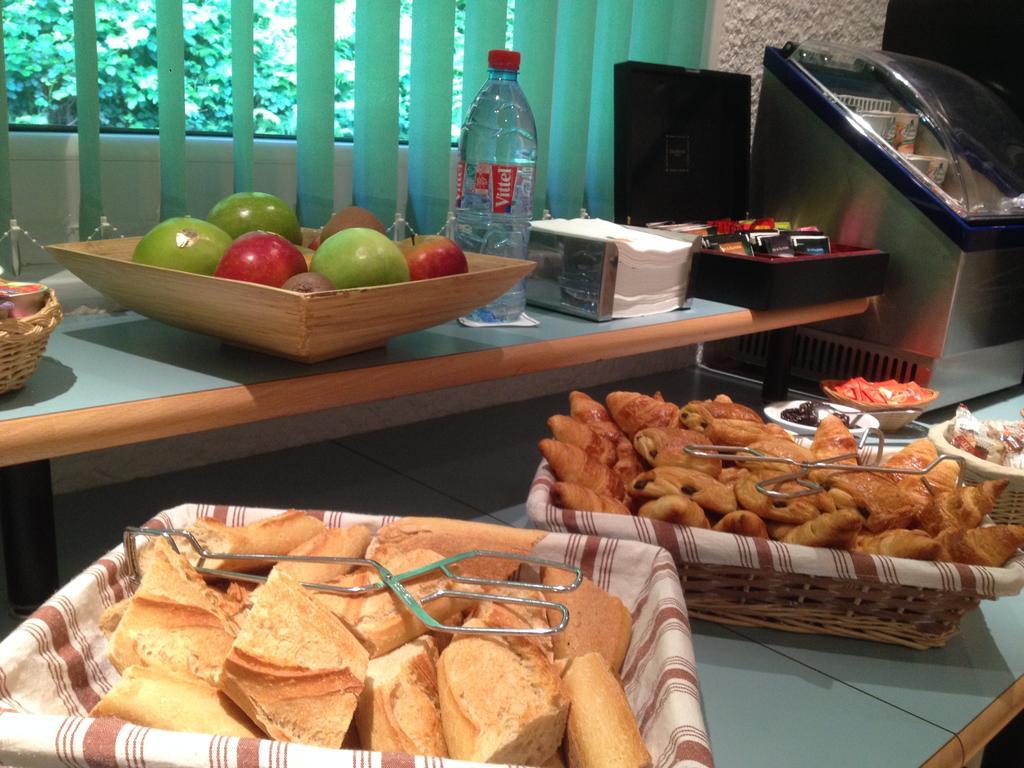 Logis Hotel Atrium Epinal Golbey Chavelot Εξωτερικό φωτογραφία